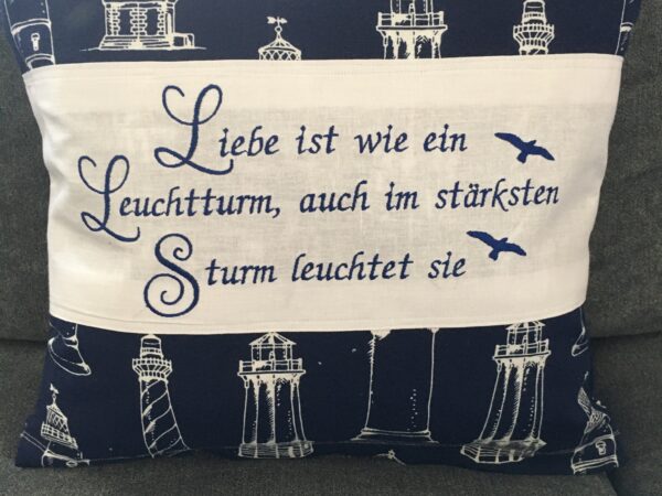 Polster „Liebe ist wie ein Leuchtturm“