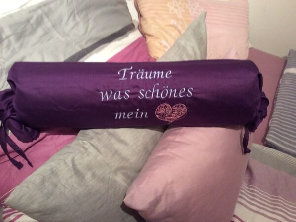 Nackenrolle „Träume was Schönes“