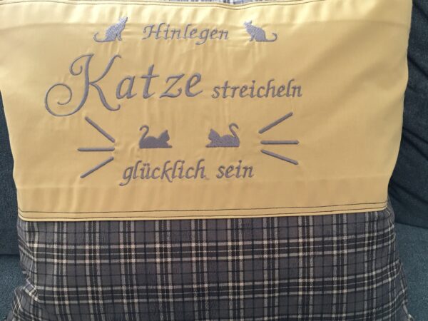 Polster „Katze streicheln, glücklich sein“