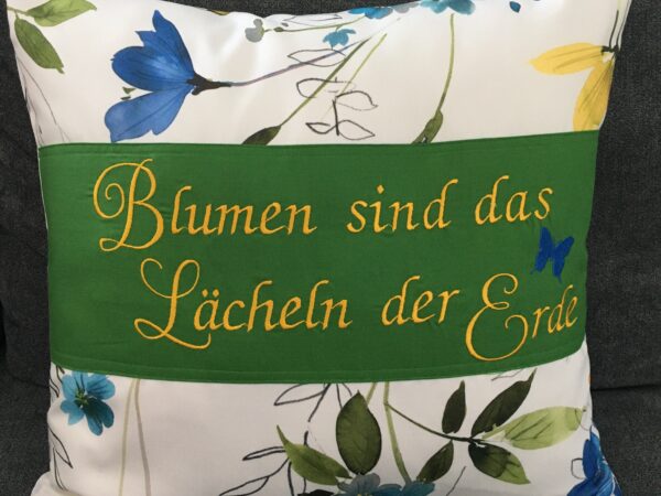 Polster „Blumen sind das Lächeln der Erde“