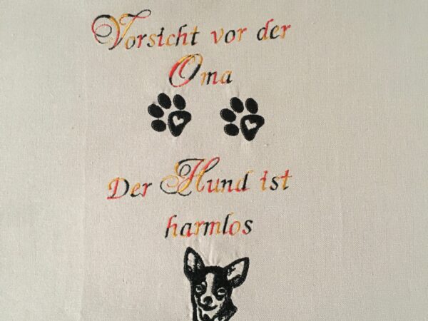 Handtuch „Vorsicht vor der Oma“